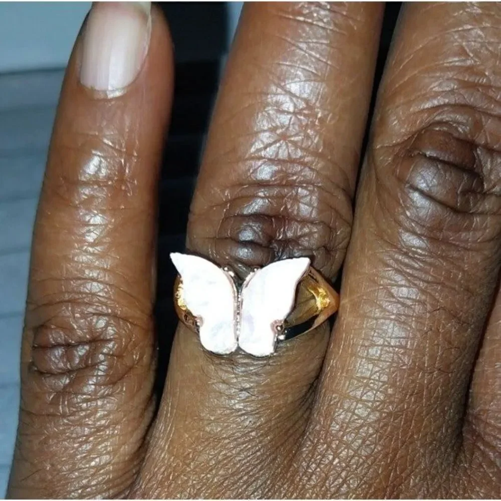 Super cute pink butterfly ring sz 7